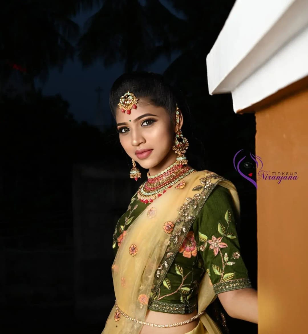 Behind the scenes — bridal makeup application by Niranjana, Chennai