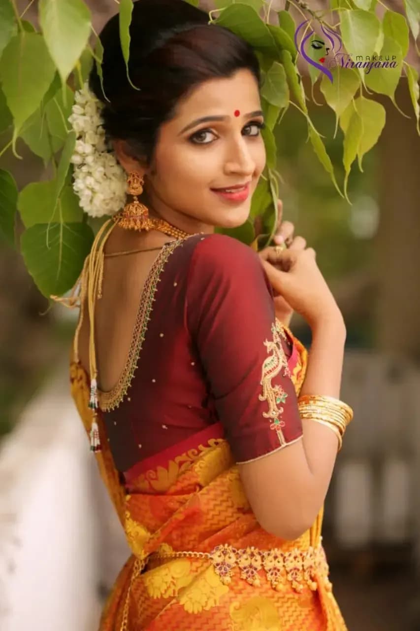 Behind the scenes — bridal makeup application by Niranjana, Chennai